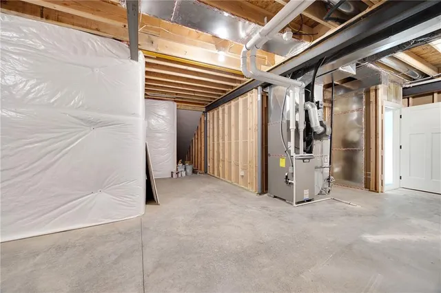 $600,040 | 7012 Northeast 102nd Court, Kansas City, MO 64156