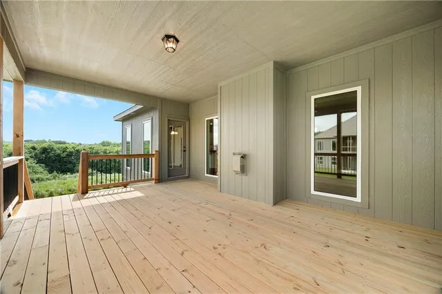 $600,040 | 7012 Northeast 102nd Court, Kansas City, MO 64156