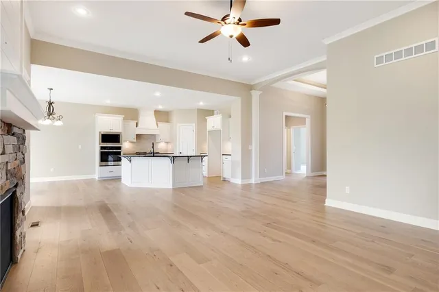 $600,040 | 7012 Northeast 102nd Court, Kansas City, MO 64156