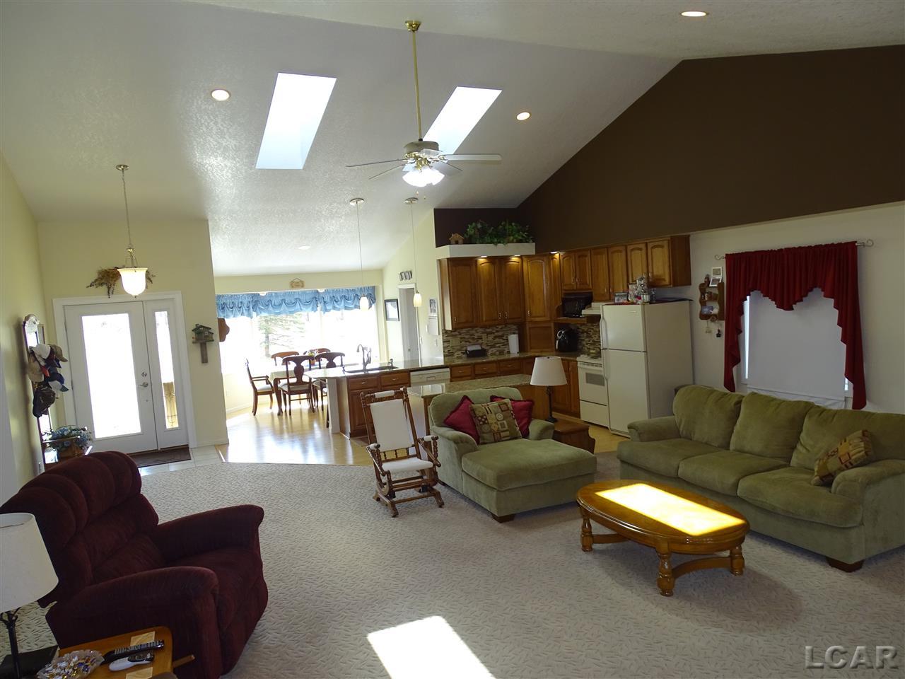 17440 Manitou Road Addison, MI 49220 - Photo 9 of 35 50008627-8.JPG