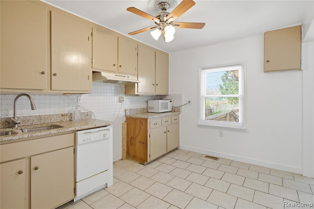 630 Stratford Road Ferndale, MI 48220 - Photo 11 of 20 Gallery Image 11