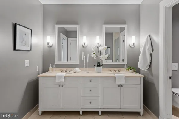 $1,575,000 | 130 South 18th Street, Unit 1803, Philadelphia, PA 19103