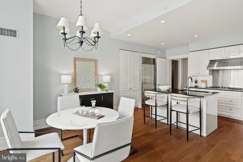 $1,575,000 | 130 South 18th Street, Unit 1803, Philadelphia, PA 19103