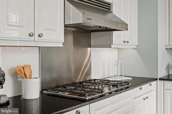 $1,575,000 | 130 South 18th Street, Unit 1803, Philadelphia, PA 19103
