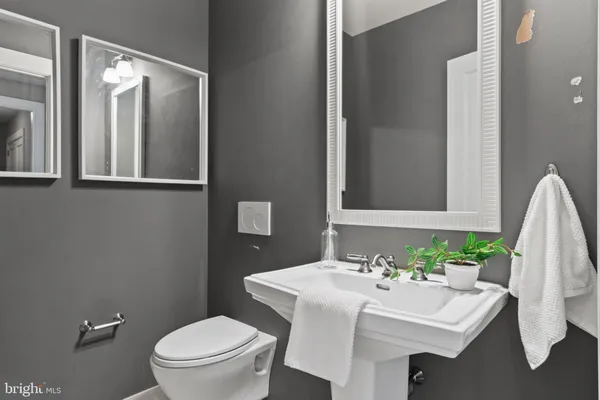 $1,575,000 | 130 South 18th Street, Unit 1803, Philadelphia, PA 19103