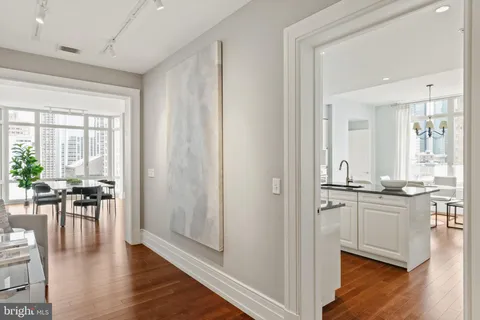 $1,575,000 | 130 South 18th Street, Unit 1803, Philadelphia, PA 19103