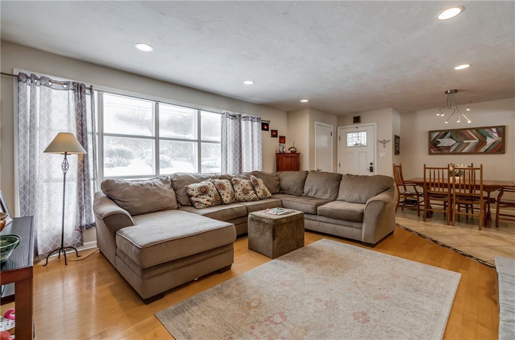 1521 Powers Run Road Pittsburgh, PA 15238 - Photo 4 of 16 Gallery Image 4