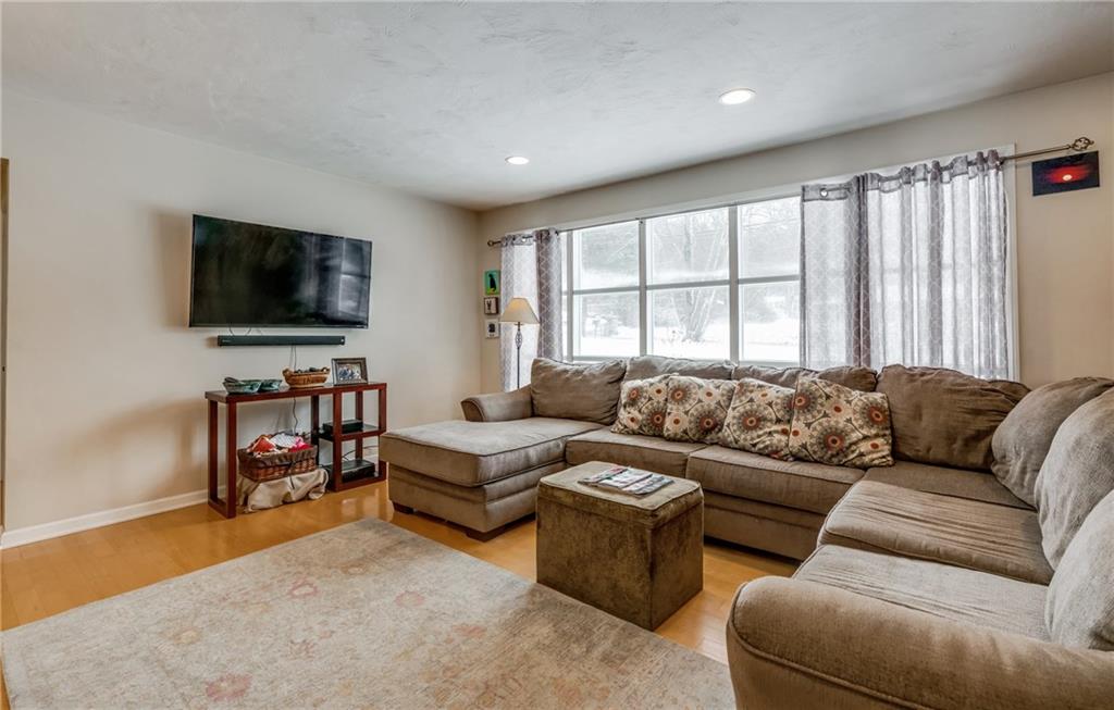 1521 Powers Run Road Pittsburgh, PA 15238 - Photo 5 of 16 Gallery Image 5