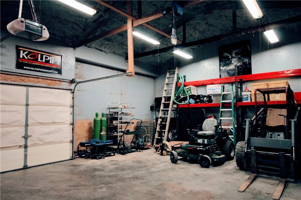 6422 Milhouse Road Indianapolis, IN 46221 - Photo 39 of 47 Gallery Image 39
