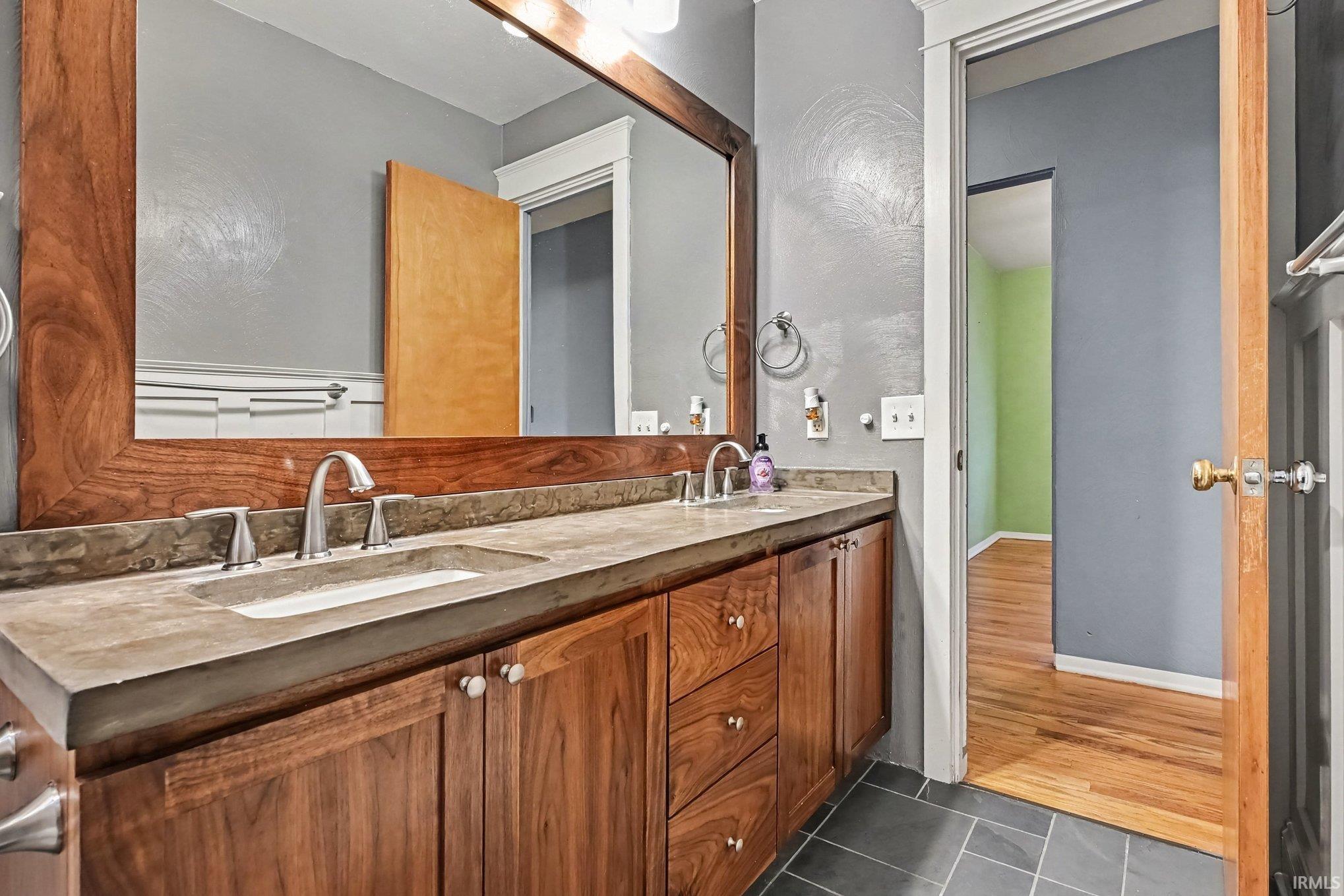 2633 Edison Road South Bend, IN 46615 - Photo 18 of 26 Gallery Image 18