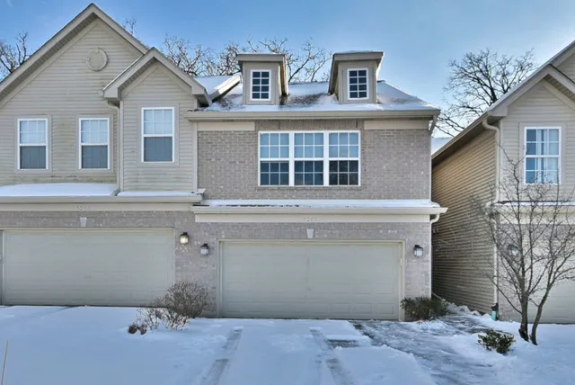 $310,000 | 5205 Granite Court, Crystal Lake, IL 60012