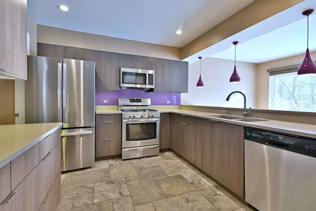 $310,000 | 5205 Granite Court, Crystal Lake, IL 60012