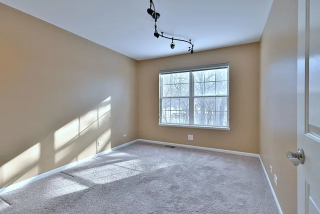 $310,000 | 5205 Granite Court, Crystal Lake, IL 60012