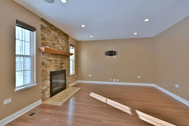 $310,000 | 5205 Granite Court, Crystal Lake, IL 60012