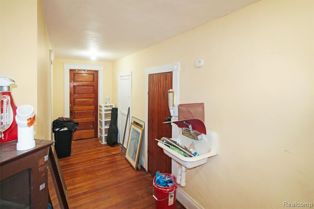 3920 Clark Street Wayne, MI 48184 - Photo 9 of 11
