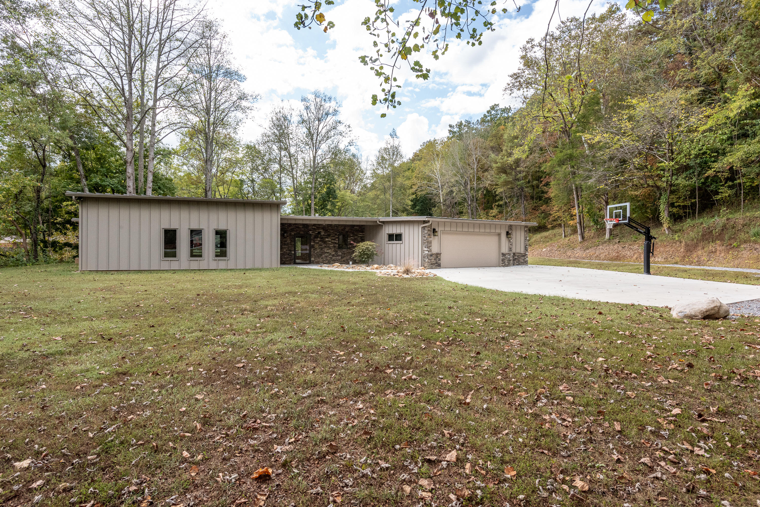 7804 Carnes Road Townsend, TN 37882 - Photo 2 of 40 _DSC3833