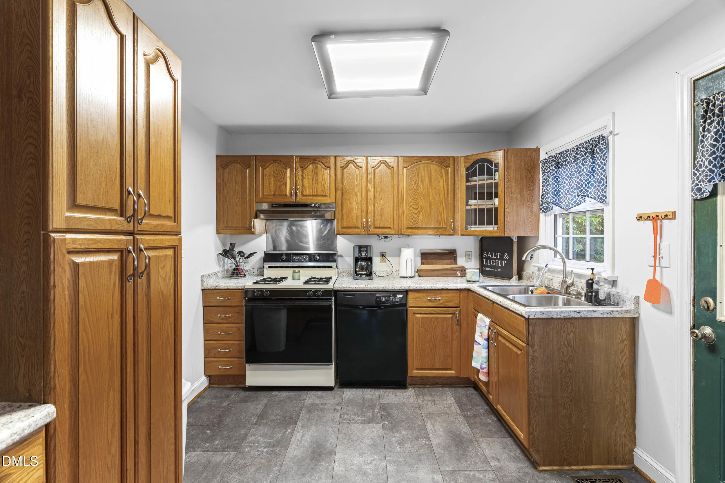1325 Oberlin Road Raleigh, NC 27608 - Photo 14 of 33 19_dsc04592