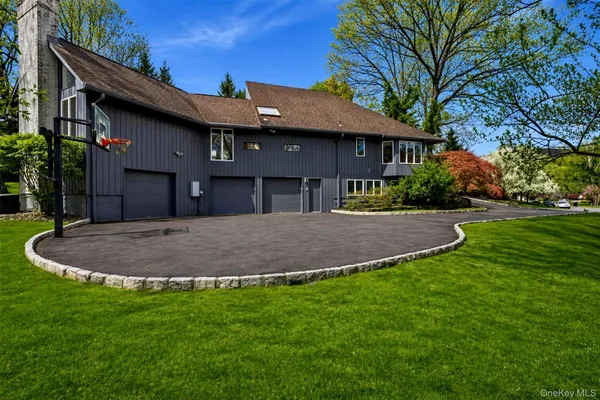 $1,695,000 | 13 Zeck Court, Suffern, NY 10901
