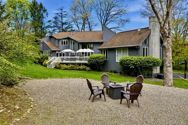 $1,695,000 | 13 Zeck Court, Suffern, NY 10901