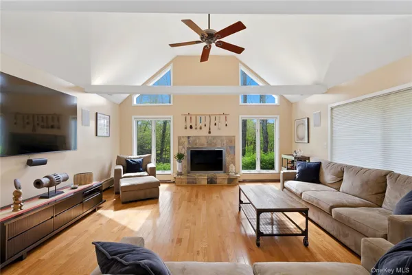 $1,695,000 | 13 Zeck Court, Suffern, NY 10901