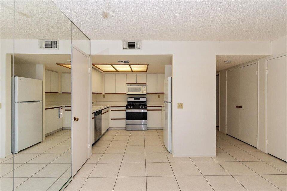 200 East Racquet Club Road, Unit 23 Palm Springs, CA 92262 - Photo 9 of 28 20250227202627397233000000-o