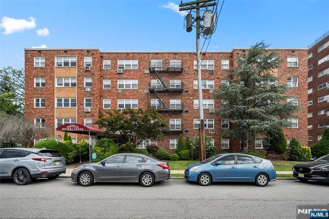 $475,000 | 2200 Center Avenue, Unit D1, Fort Lee, NJ 07024