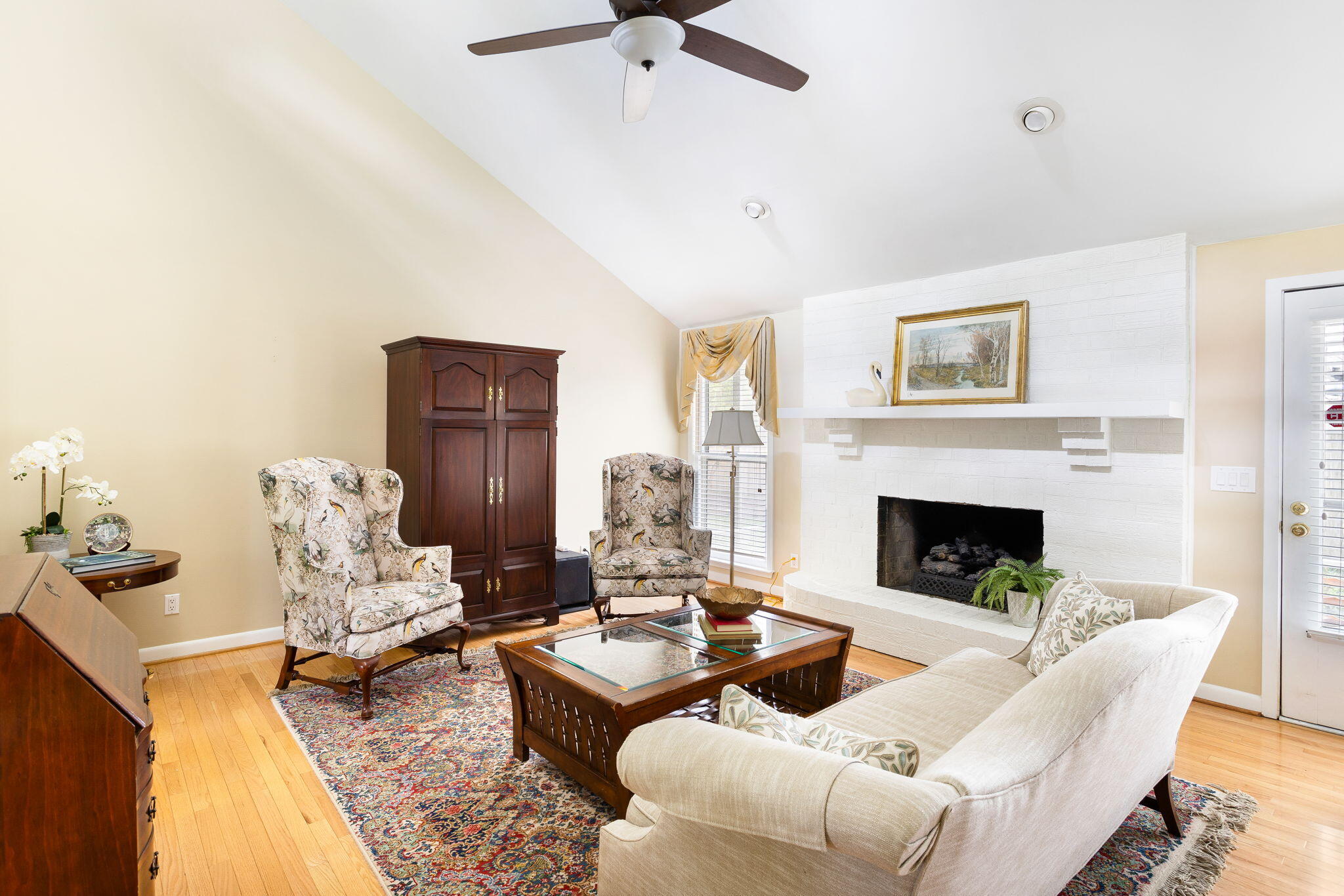 14 Pony Lane Charleston, SC 29407 - Photo 2 of 10 Living Room