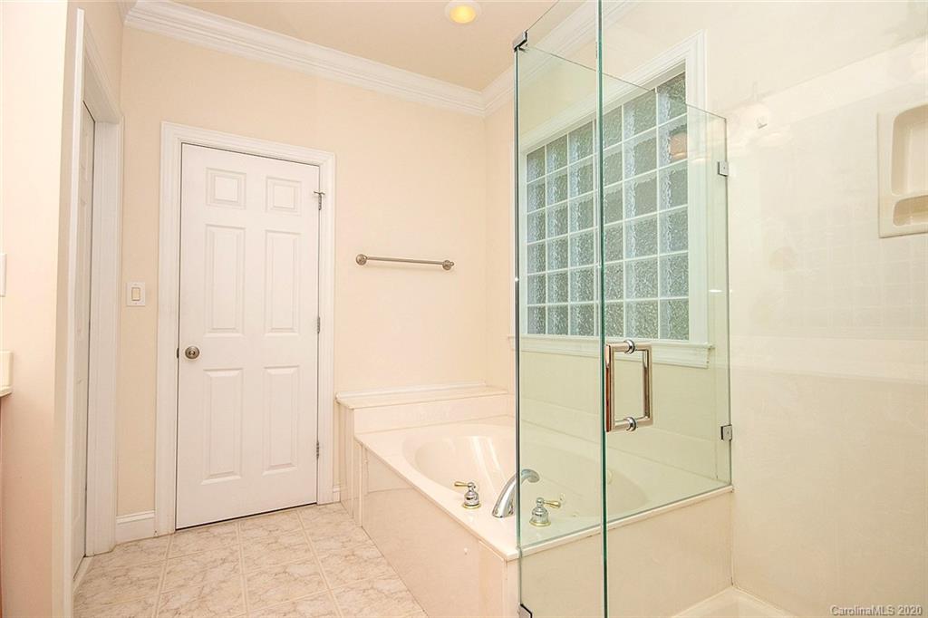 644 Bracket Street, Unit 513 Fort Mill, SC 29708 - Photo 12 of 19 a bathroom with a shower