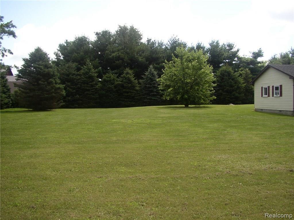 1448 North Maple Leaf Road Lapeer, MI 48446 - Photo 5 of 45 P7170008.JPG