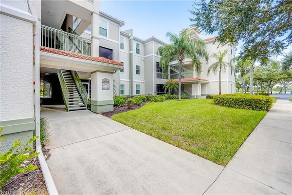 $1,600 | 23500 Walden Center Drive, Unit 206, Estero, FL 34134