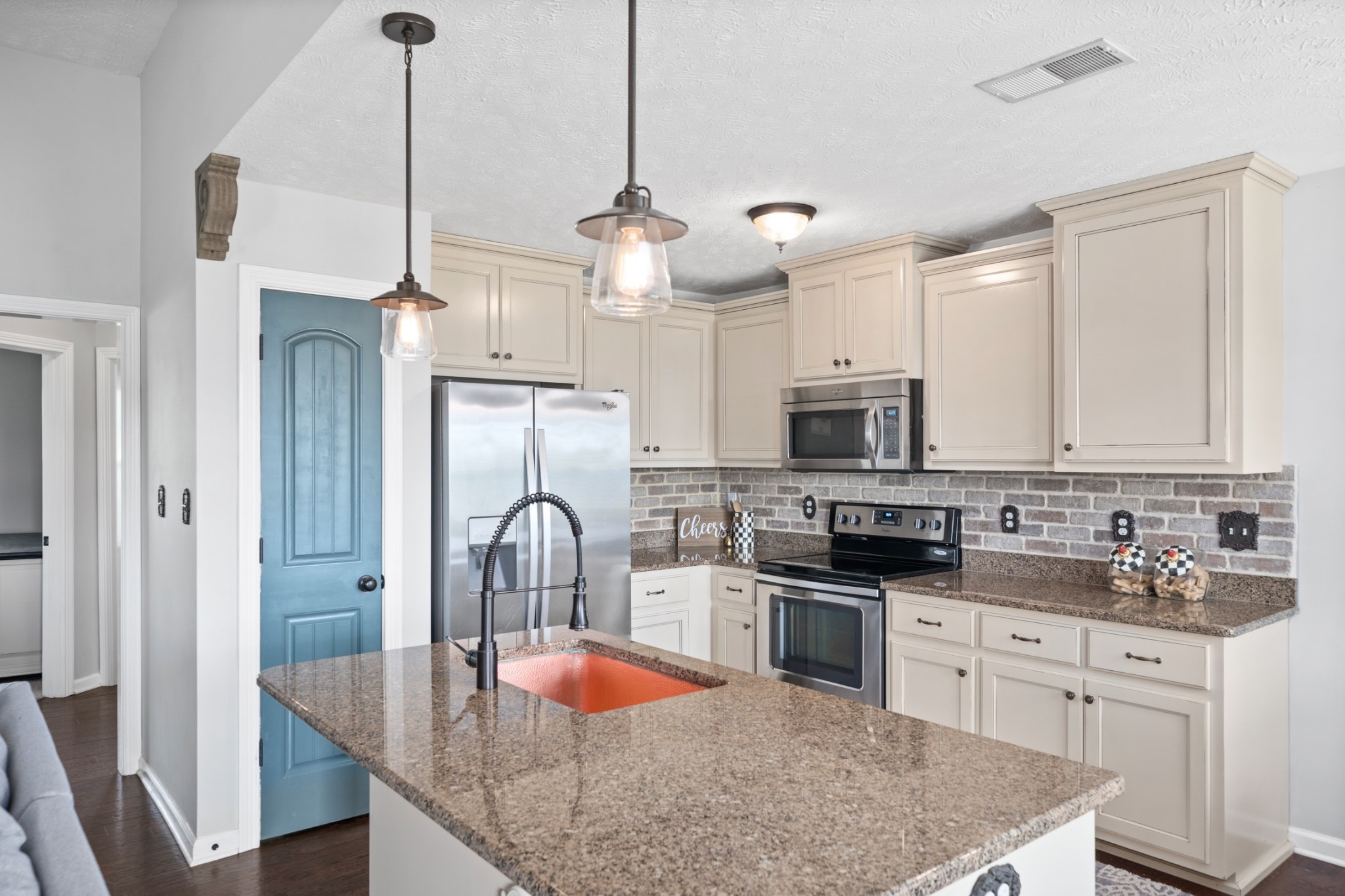 4045 Chapel Hill Road Clarksville, TN 37040 - Photo 10 of 29 Gallery Image 10