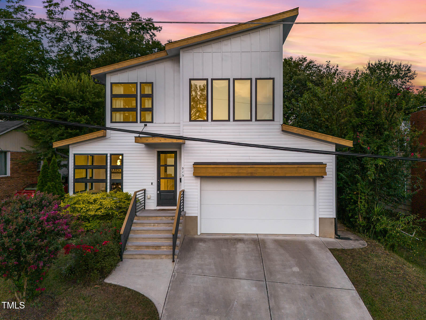 915 South State Street Raleigh, NC 27601 - Photo 3 of 51 3