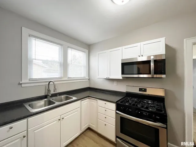 $179,900 | 3923 North Illinois Avenue, Peoria Heights, IL 61616