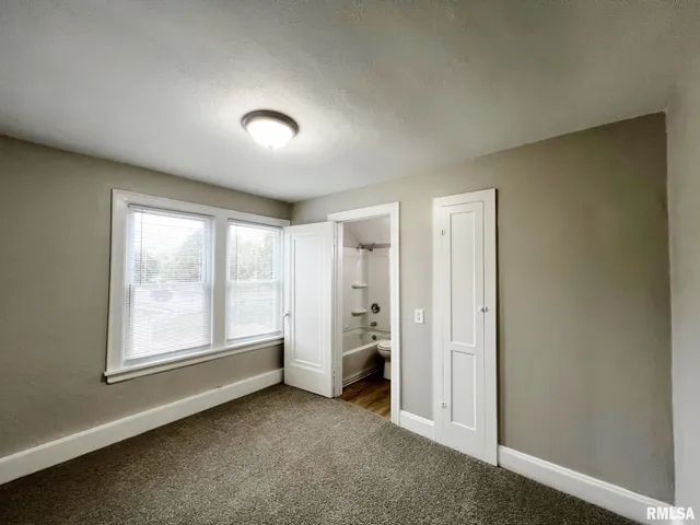 $179,900 | 3923 North Illinois Avenue, Peoria Heights, IL 61616