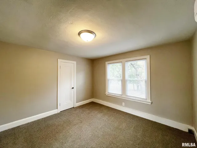 $179,900 | 3923 North Illinois Avenue, Peoria Heights, IL 61616