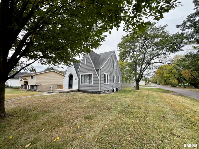 $179,900 | 3923 North Illinois Avenue, Peoria Heights, IL 61616