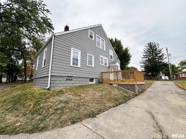 $179,900 | 3923 North Illinois Avenue, Peoria Heights, IL 61616