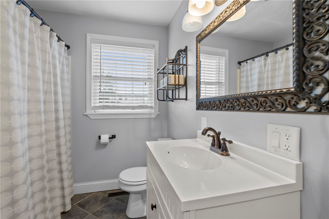 169 West View Road Middletown, RI 02842 - Photo 11 of 24 Gallery Image 11