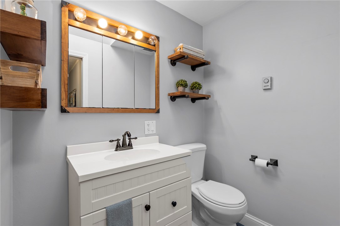 169 West View Road Middletown, RI 02842 - Photo 18 of 24 Gallery Image 18