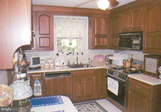 103 West 3rd Avenue Lititz, PA 17543 - Photo 6 of 8