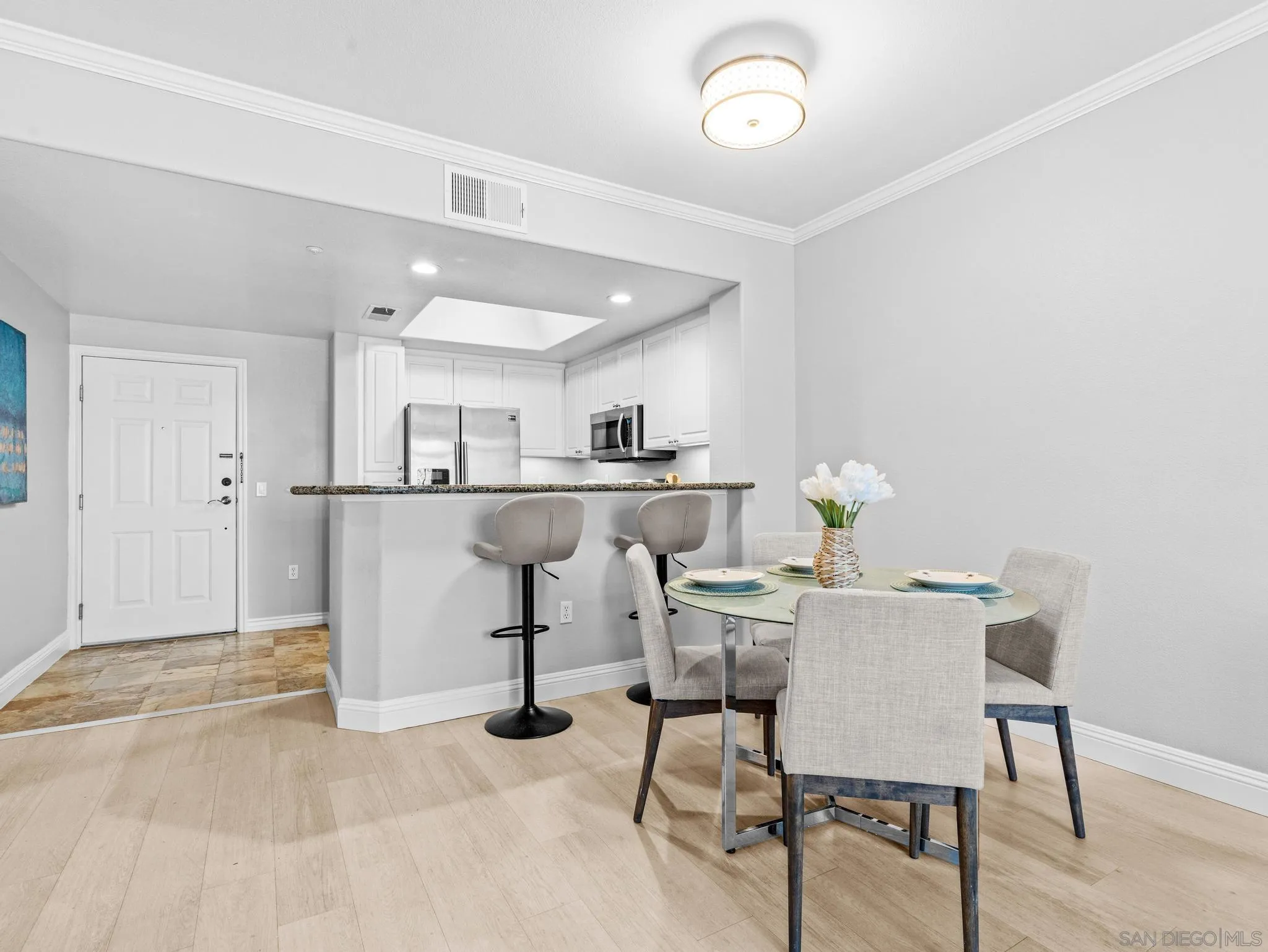 9263 Regents Road, Unit B302 La Jolla, CA 92037 - Photo 3 of 30