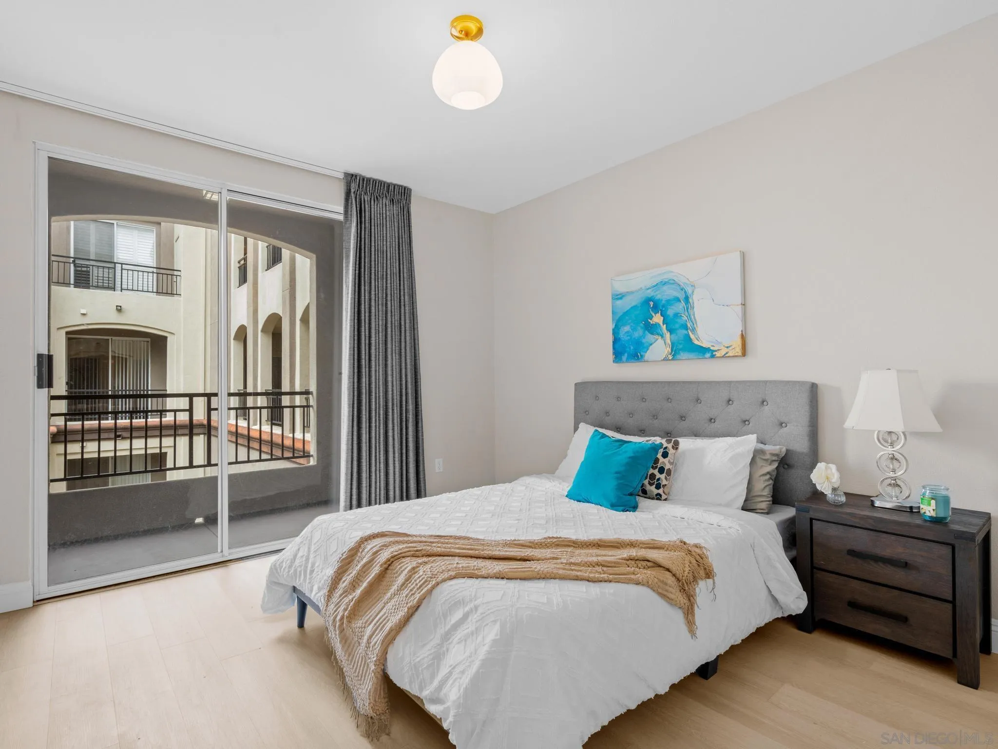 9263 Regents Road, Unit B302 La Jolla, CA 92037 - Photo 8 of 30