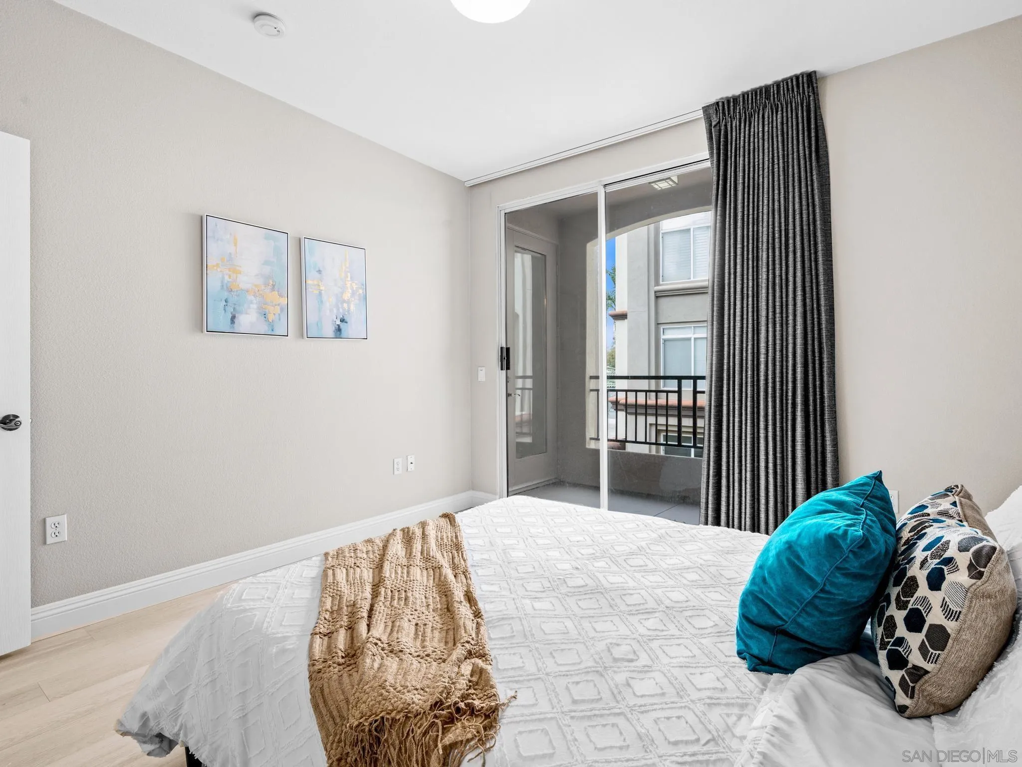 9263 Regents Road, Unit B302 La Jolla, CA 92037 - Photo 9 of 30