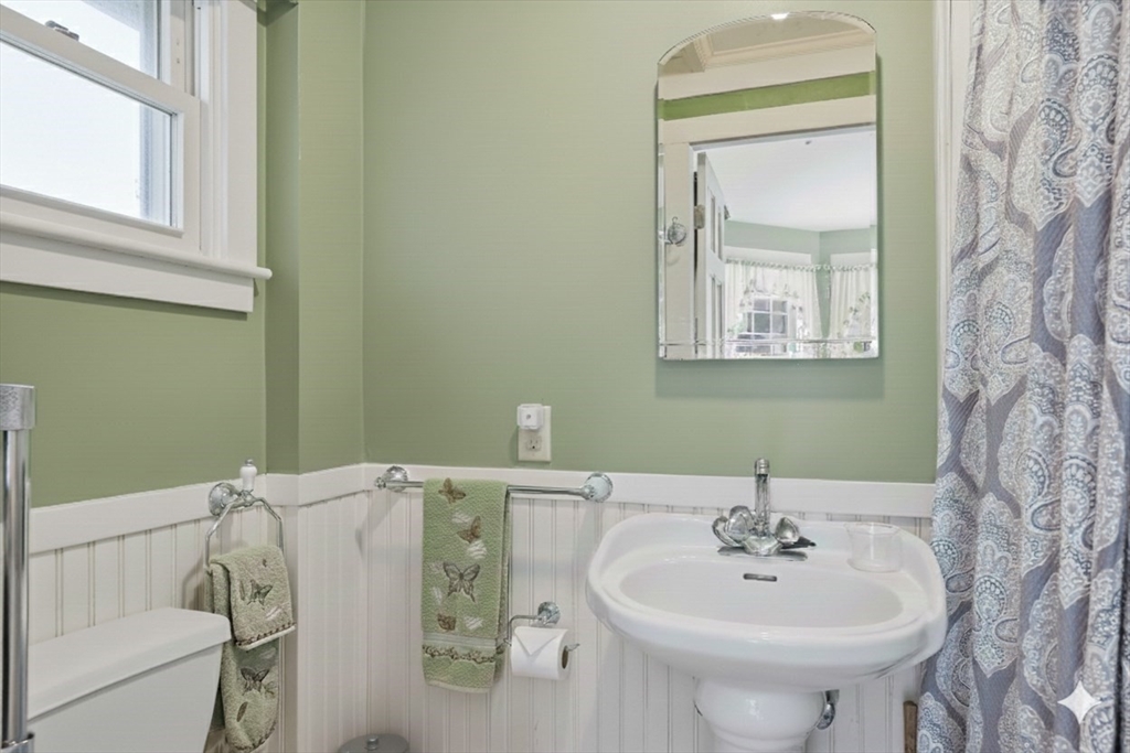4 Beach Avenue Salem, MA 01970 - Photo 15 of 40