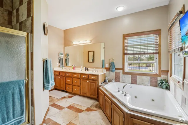 $939,000 | 1053 East 1479th Road, Lawrence, KS 66046