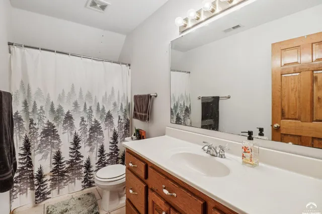 $939,000 | 1053 East 1479th Road, Lawrence, KS 66046