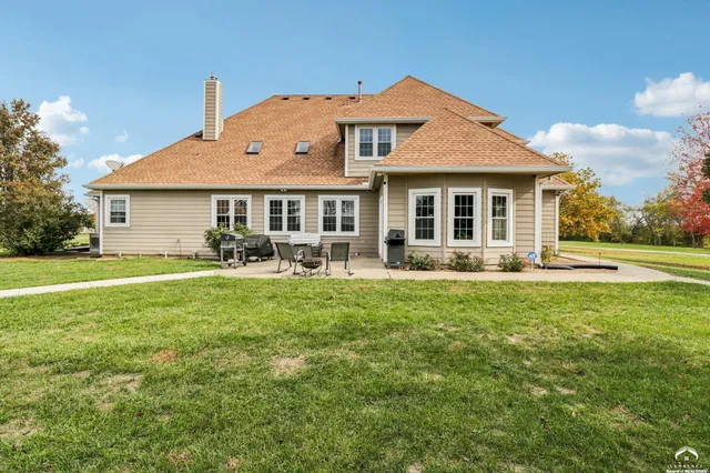 $939,000 | 1053 East 1479th Road, Lawrence, KS 66046