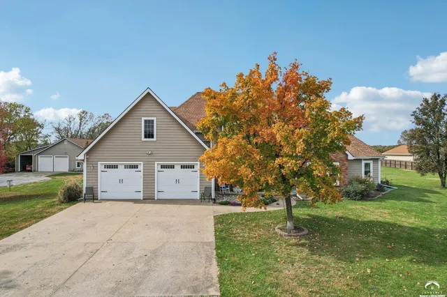 $939,000 | 1053 East 1479th Road, Lawrence, KS 66046