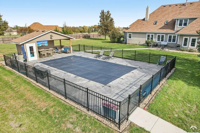 $939,000 | 1053 East 1479th Road, Lawrence, KS 66046