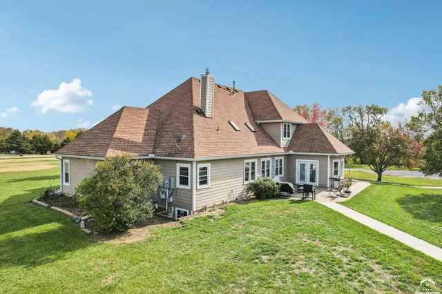 $939,000 | 1053 East 1479th Road, Lawrence, KS 66046